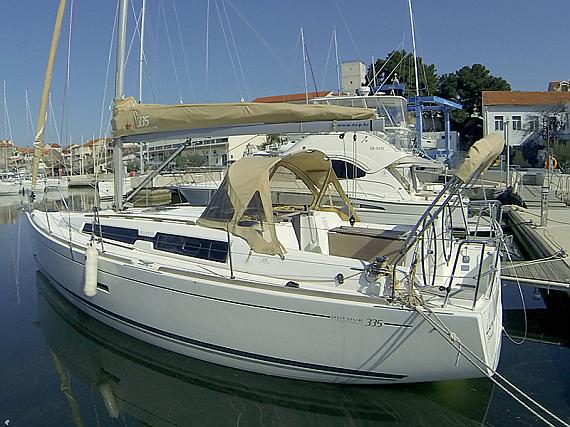 Bez posade Sail boat Dufour 335 GL Lara - detalji