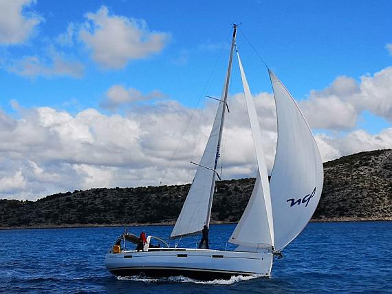 Bez posade Sail boat Oceanis 45 Neška II  - detalji