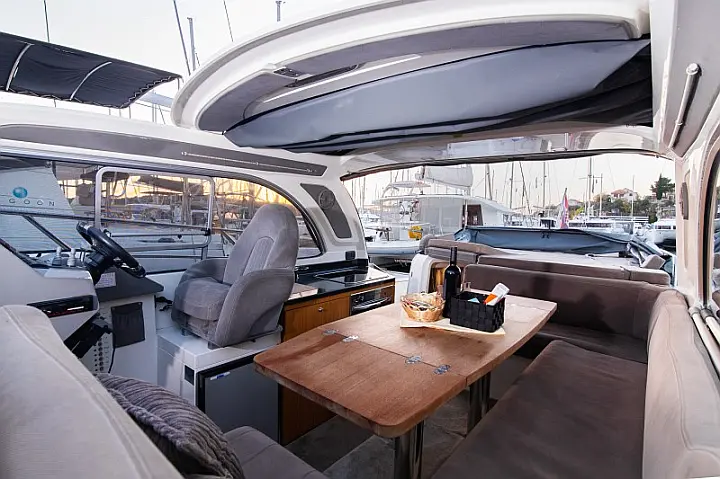 Marex 320 Aft Cabin Cruiser - Marex 320 ACC
