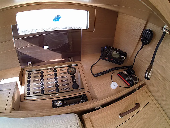 Dufour 382 GL - Dufour 382