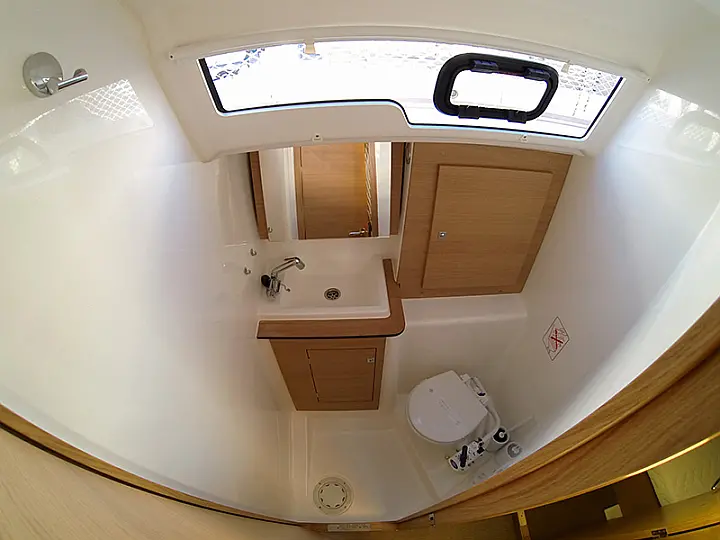 Dufour 382 GL - Bathrooom