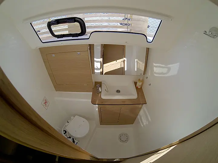 Dufour 382 GL - Bathrooom